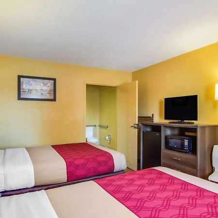 Econo Lodge Кингсленд Екстериор снимка