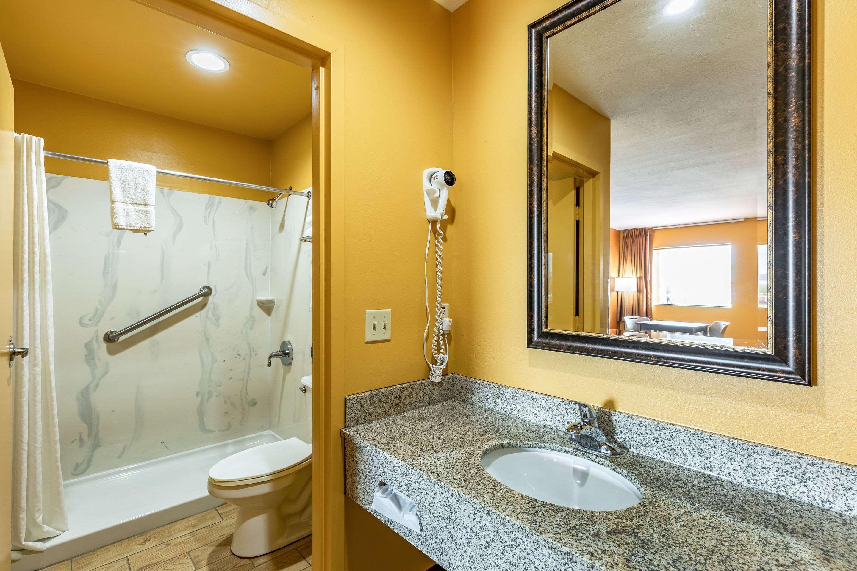 Econo Lodge Кингсленд Екстериор снимка