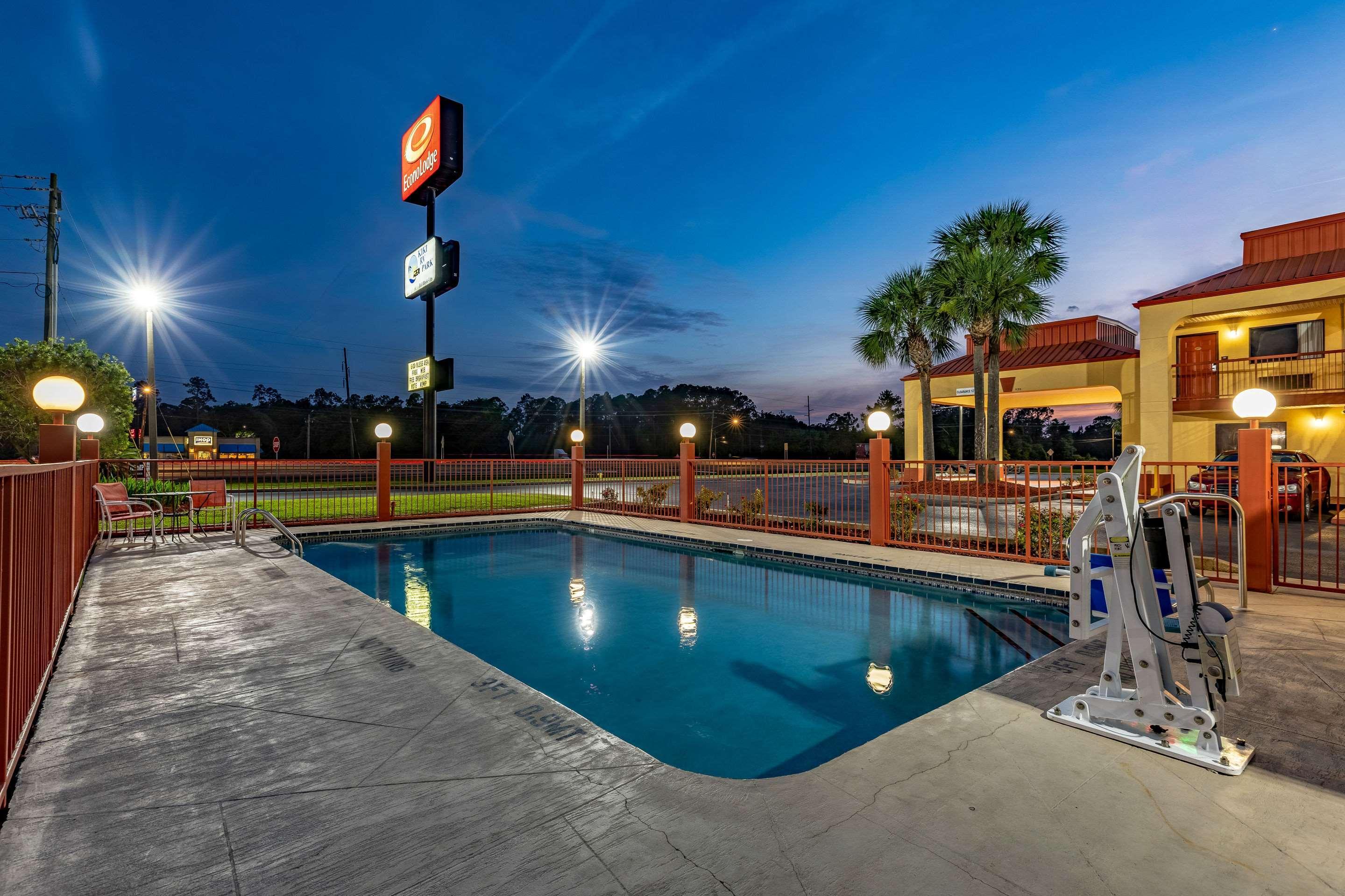 Econo Lodge Кингсленд Екстериор снимка